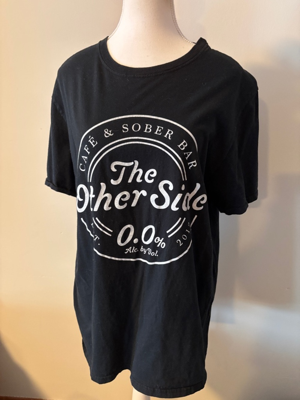 Fruit of the Loom Black The Other Side Sober Bar Graphic T Shirt. Size Large